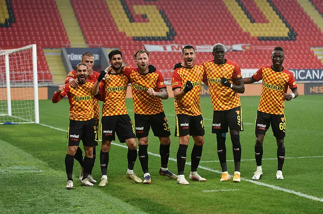 Göztepe: 2 - Medipol Başakşehir: 1 | Geniş maç özeti