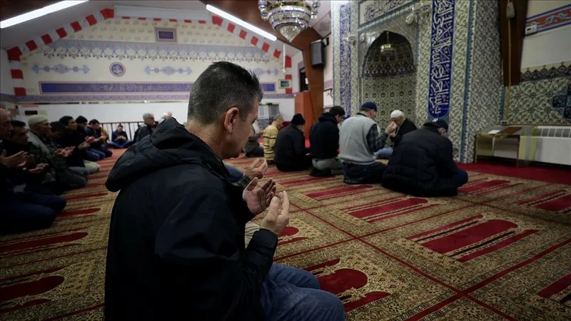 allahim-verdigin-nimetin-yok-olup-gitmesinden-sana-siginirim-peygamberimizin-saglik-ve-afiyet-duasi-1770458041316.jpg