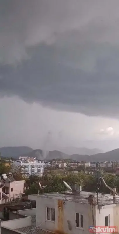 Muğla’da hortum! Çatıları uçtu direkler devrildi