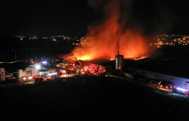 Bursa İnegöl'deki fabrika yangını kontrol altına alındı!-11