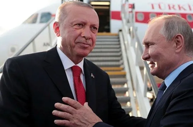 Başkan Erdoğan Rusya'dan ayrıldı... Putin havalimanından böyle uğurladı