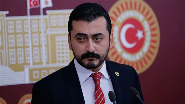 chp-trolleri-jahrein-ve-oguzhan-atsizdan-parti-ici-ifsalar-tunc-soyer-ismail-saymaz-eren-erdem-mansur-yavas-1686118012120.jpg