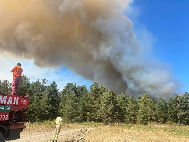 İzmir'de orman yangınına müdahale eden helikopter Tahtalı Barajı'na düştü! Aranan 3 kişiden acı haber geldi-9
