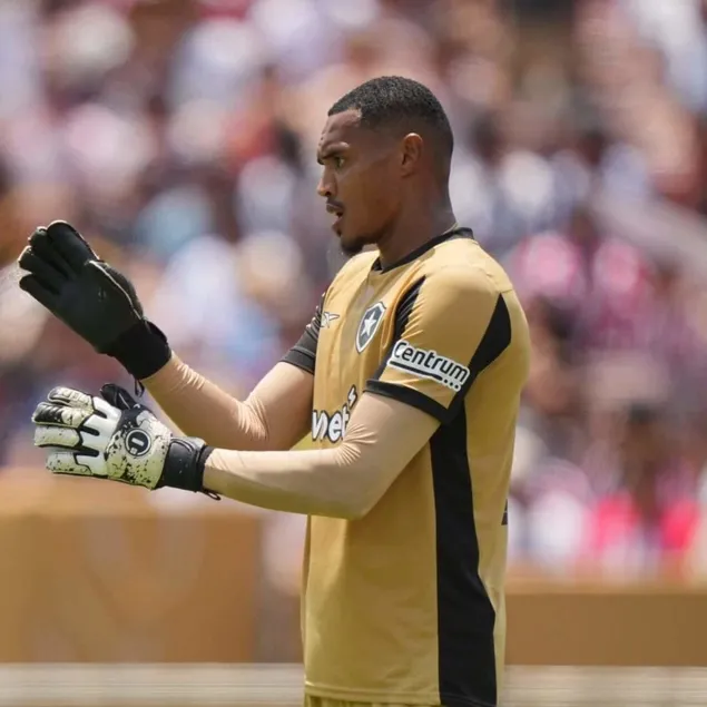 Fenerbahçe’ye sürpriz kaleci önerisi!