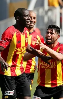 İzmir'de Demba Ba şov!