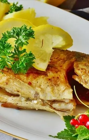 Güzel bir yüz ve cilde sahip olmanın yolu balık yemekten geçiyor