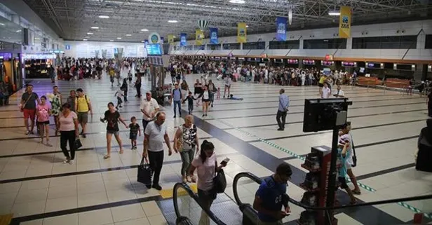 Antalya 3 ayda 571 bin turist ağırladı