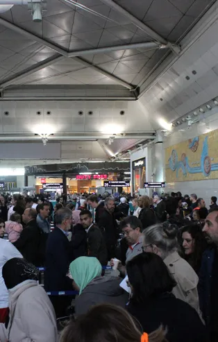 Atatürk Havalimanı'nda yoğunluk