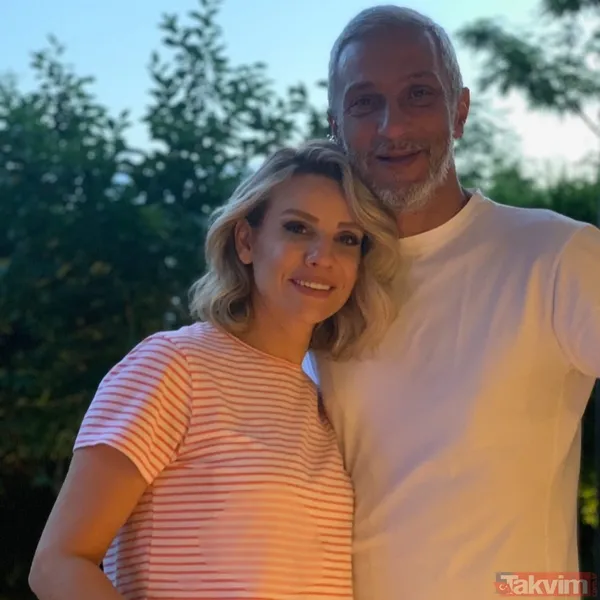 Esra Erol’un tekne pozu sosyal medyayı fena salladı! 14 yıllık eşi Ali Özbir paylaştı! “Çok güzelsiniz” 2 oğlu ve eşiyle... - 2