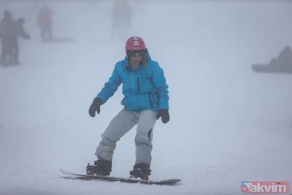 Uludağ'da yoğunluk! Kayak pistleri tıklım tıklım - 5