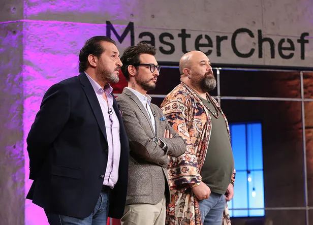 MasterChef'te kaptanlık oyununu kim kazandı? 17 Ağustos MasterChef kırmızı ve mavi takım yarışmacıları kimler?-3