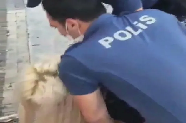 Kadıköy'deki maske tartışmasında flaş gelişme! Valilik: Polisler görevlerine iade edildi