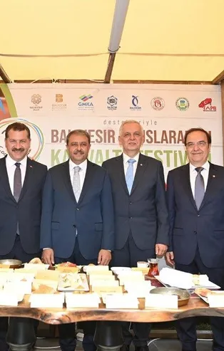 Balıkesir Uluslararası Kahvaltı Festivali’nde 30 çeşit ürünüyle göz doldurdu