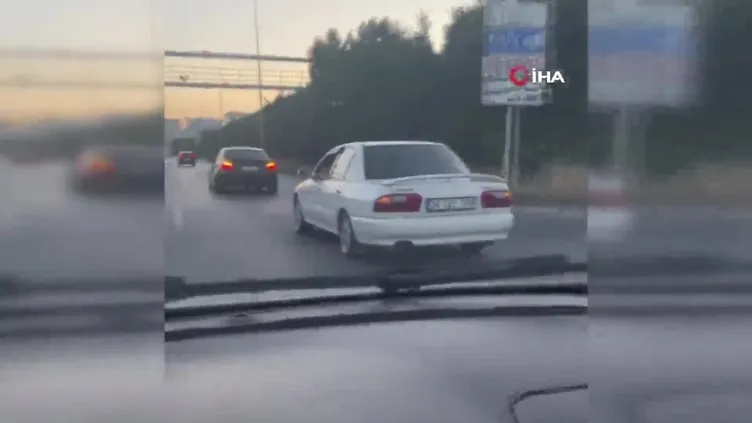 Çekmeköy Şile otoyolunda gençlerin tehlikeli yolculuğu kamerada