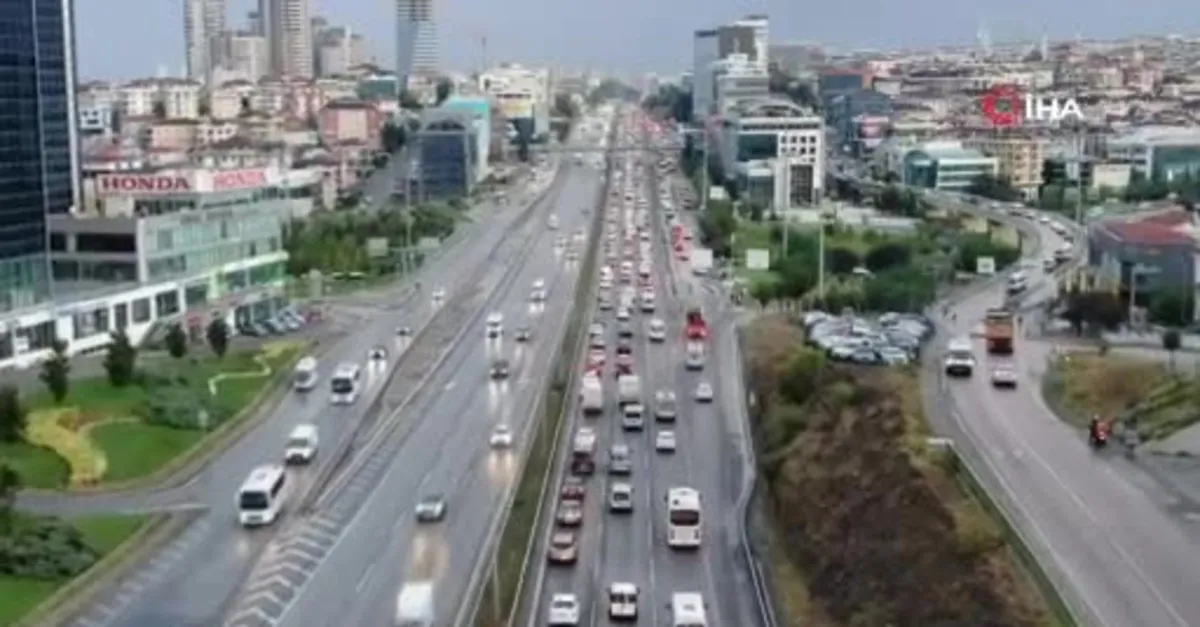 İstanbul’da sağanak sonrası trafik yoğunluğu!