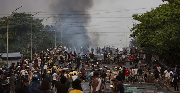 Myanmar’da düzenlenen protestolara kanlı müdahale! Ölenlerin sayısı 100’e yükseldi