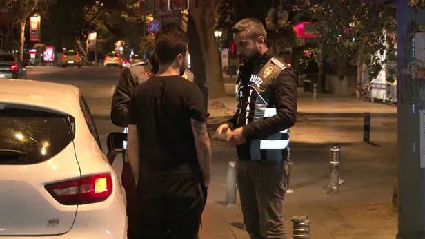 Polis Bağdat Caddesi'nde drift yapan sürücüyü kıskıvrak yakaladı-2