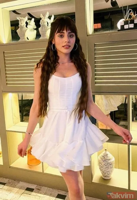 Oyunculuğunun yanı sıra özel hayatıyla da sık sık adından söz ettiren Sıla Türkoğlu'nun rol arkadaşı Doğukan Güngör ile aşk yaşadığı ileri sürülmüş hatta...