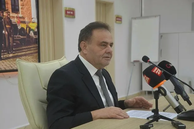 İçişleri Bakanlığı, rüşvet skandalına karışan CHP'li Bilecik Belediye Başkanı Semih Şahin'i görevden uzaklaştırdı