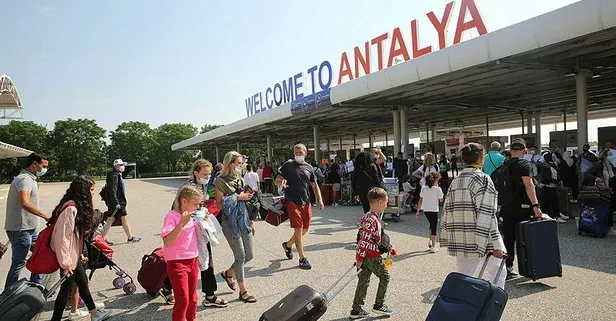 Turizm gelirinin 2022'de 30,4 milyar dolara çıkması öngörülüyor