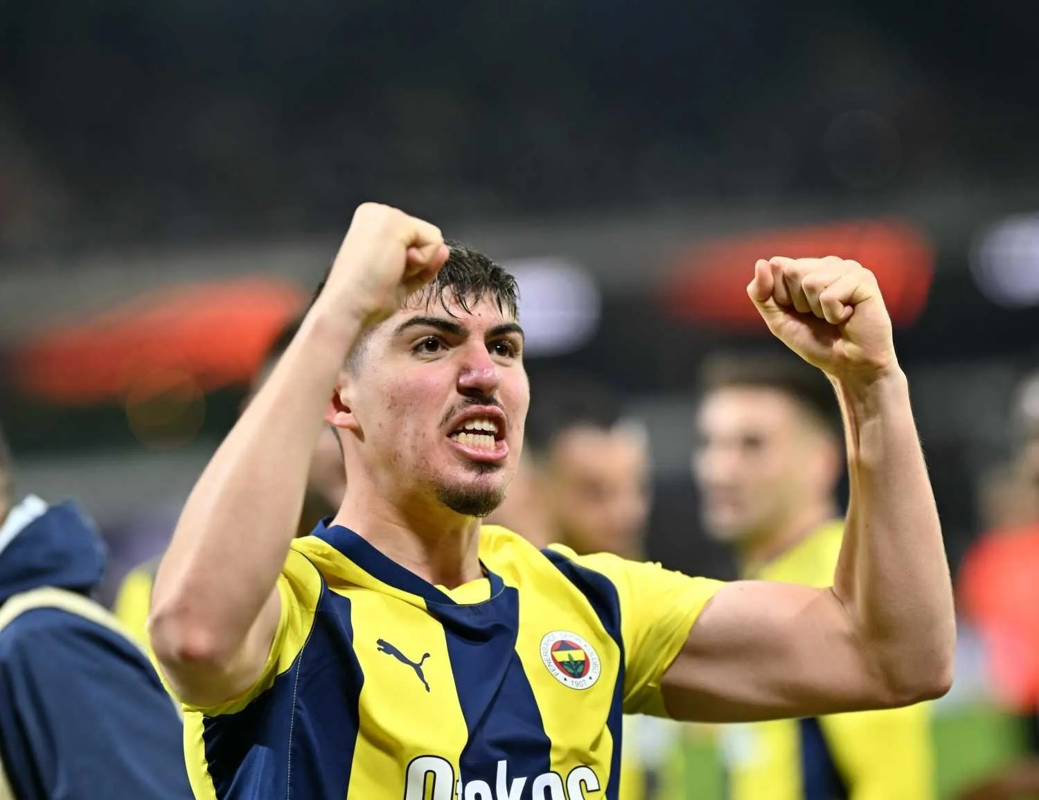 Yusuf Akçiçek’e üçlü kıskaç