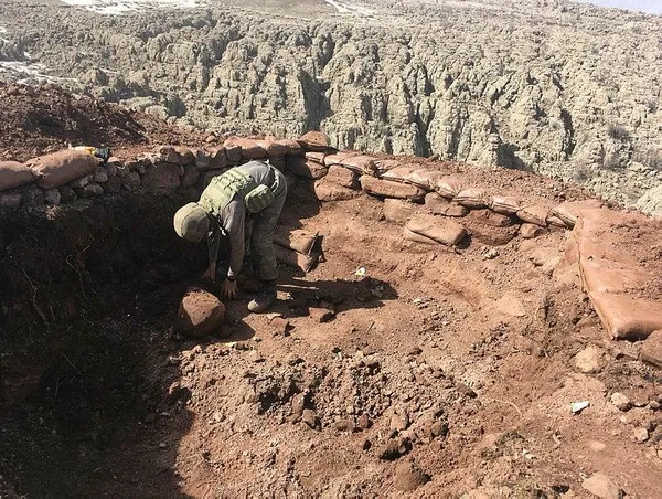 Mehmetçik 2 bin 400 rakımda üs kuruyor-2
