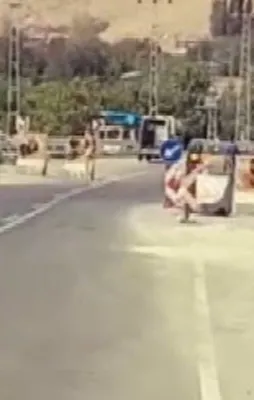 Bomba alarmı! Karayolu ulaşıma kapatıldı