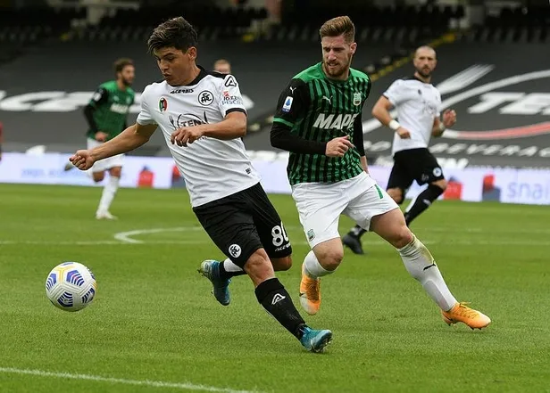 trabzonsporda-sol-bek-arayisi-suruyor-abdullah-avci-onayi-verdi-komsu-harekati-1637786010069.jpeg Trabzonspor'da sol bek arayışı sürüyor Abdullah Avcı onayı verdi! Komşu harekatı-2