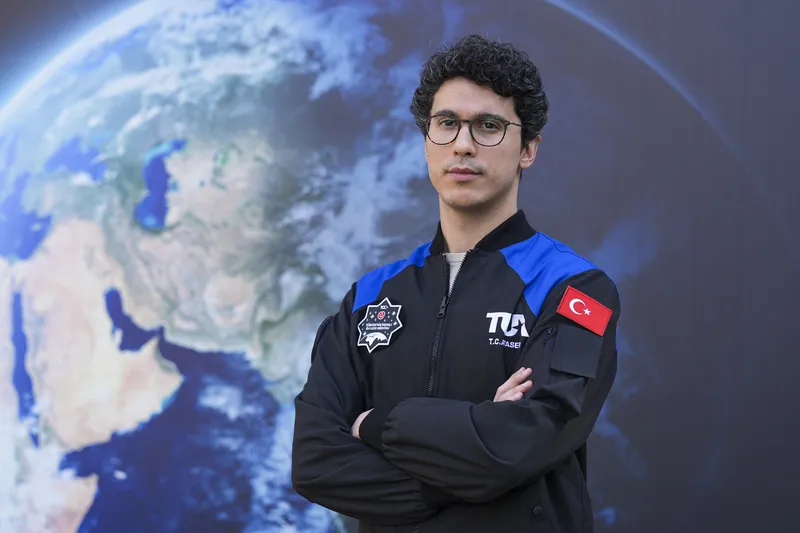 Türkiye'nin ikinci astronotu Tuva Cihangir Atasever'in uzay yolculuğu için artık saatler kaldı! 7 deney yapacak! Dikkat çeken Azerbaycan detayı-4