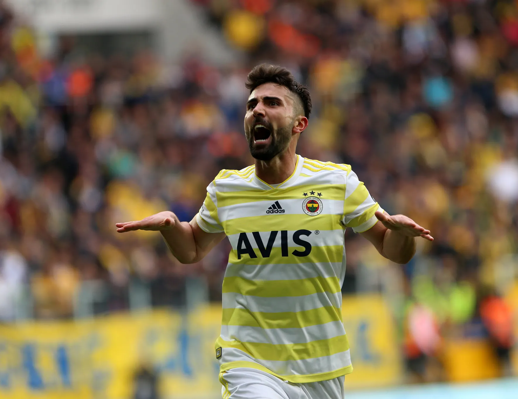 Hasan Ali’ye Premier Lig’den talip!