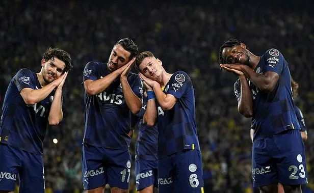buldozer-fener-kanarya-istanbulsporu-5-golle-devirdi-liderligini-devam-ettirdi-1667176869703.jpeg Buldozer Fener! Kanarya, İstanbulspor’u 5 golle devirdi, liderliğini devam ettirdi-6