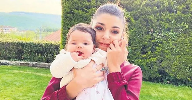 Hande Erçel'den minik yeğeni Aylin Mavi'yle kalpleri ısıtan pozlar