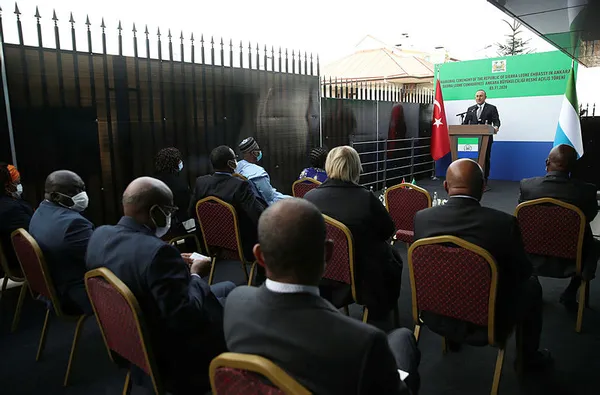 sierra-leone-cumhuriyetinin-ankara-buyukelciligi-torenle-acildi-1604417215281.jpg Eski İngiliz sömürgesi olan Sierra Leone Cumhuriyeti'nin Ankara Büyükelçiliği törenle açıldı-2