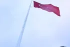 Sınırda indirilen şanlı Türk bayrağı yeniden göndere çekildi