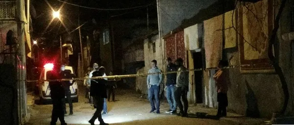 İzmir'de husumet kavgasında kan aktı! 1'i ağır 2 çocuk yaralandı-3