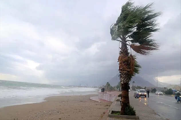 Meteorolojiden Ege'de fırtına uyarısı