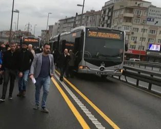İstanbullunun metrobüs çilesi bitmiyor! Vatandaş bu soğukta yürümek zorunda kaldı!