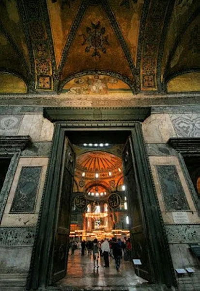 Vakıflar Genel Müdürlüğünden Ayasofya'nın imparator kapısının tahribatıyla ilgili açıklama: Konservasyonu tamamlandığı ihyası sağlandı-3