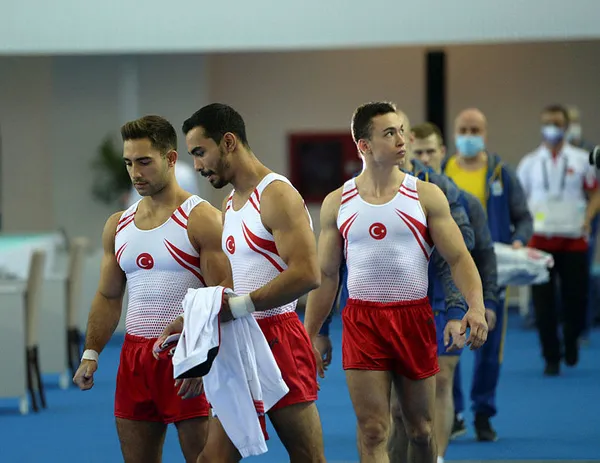 son-dakika-artistik-cimnastik-milli-takimi-avrupada-gumus-madalya-kazandi-1607784769060.jpg Son dakika: Artistik Cimnastik Milli Takımı Avrupa'da gümüş madalya kazandı-4