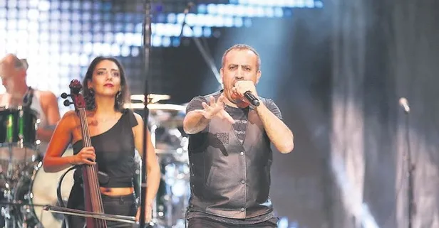 Şehitleri unutmadı