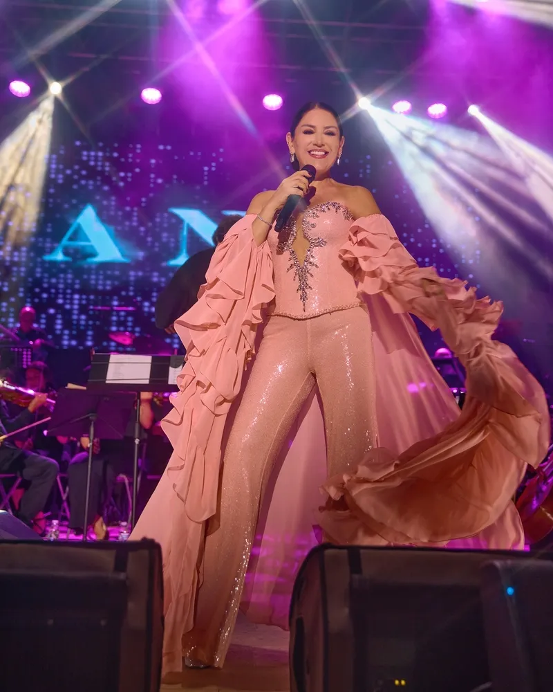 90larin-yildizi-askin-nur-yengi-emlak-zengini-cikti-1775198926155.jpg 90'ların yıldızı Aşkın Nur Yengi emlak zengini çıktı! İngiltere, ABD ve Fransa...-6