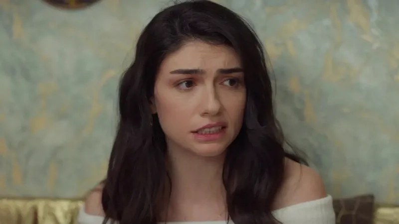 inci-tanelerinde-ayriliklar-silsilesi-1-degil-tam-2-isim-gidici-piraye-cihan-derken-1712780738285.jpeg Piraye Cihan derken... İnci Taneleri'nde ayrılıklar silsilesi; 1 değil tam 2 isim gidici!-9