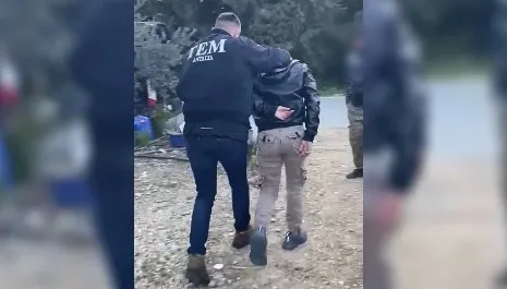 27-ilde-es-zamanli-feto-operasyonu-47-kisi-tutuklandi-1774008875309.jpeg 27 ilde eş zamanlı FETÖ operasyonu: 47 kişi tutuklandı-3