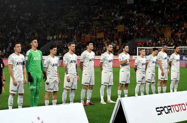 Fenerbahçe'ye kötü haber: Miha Zajc ve Filip Novak cezalı duruma düştü