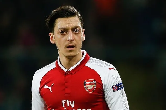 Arsenal taraftarından Mesut Özil için imza kampanyası: Mesut'u yeniden kadroya alın