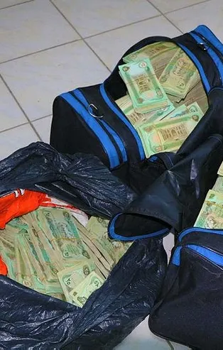 Türkiye'ye yasa dışı yollardan sokulan Irak dinarı ele geçirildi