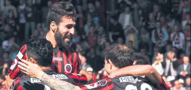 Gençler seriye taktı