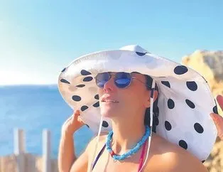 Bayramlıklarını giydi