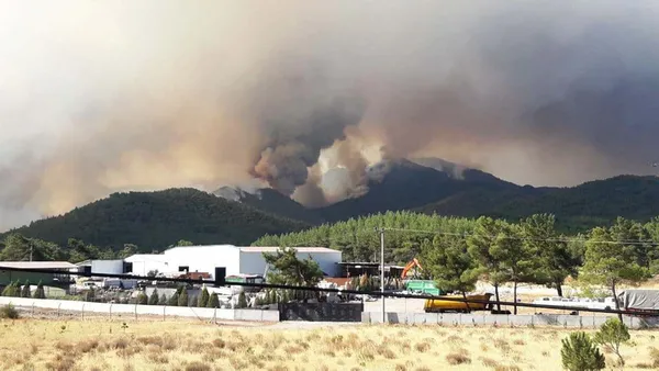 son-dakika-marmariste-yangin-alevler-nasil-basladi-10-yaslarindaki-iki-cocugun-ifadesi-alindi-kitap-yakiyorduk-alev-cogaldi-1627631616853.jpg SON DAKİKA: Marmaris'te yangın! Alevler nasıl başladı? 10 yaşlarındaki iki çocuğun ifadesi alındı: Kitap yakıyorduk alev çoğaldı-4