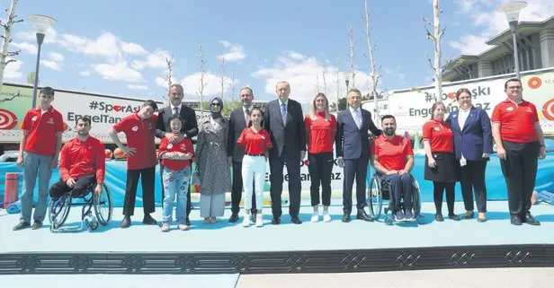 Başkan Erdoğan Spor Aşkı Engel Tanımaz Özel Eğitim Okulları’na Spor Malzemesi Dağıtım Töreni’ne katıldı